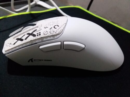 ATTACK SHARK R1 Wireless Gaming Mouse - White photo review