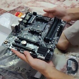 GIGABYTE B450M DS3H V2 (rev. 1.x) Micro-ATX DDR4 Motherboard, Supports Ryzen 5000/3000/2000/1000/Athlon Series AMD Processors photo review